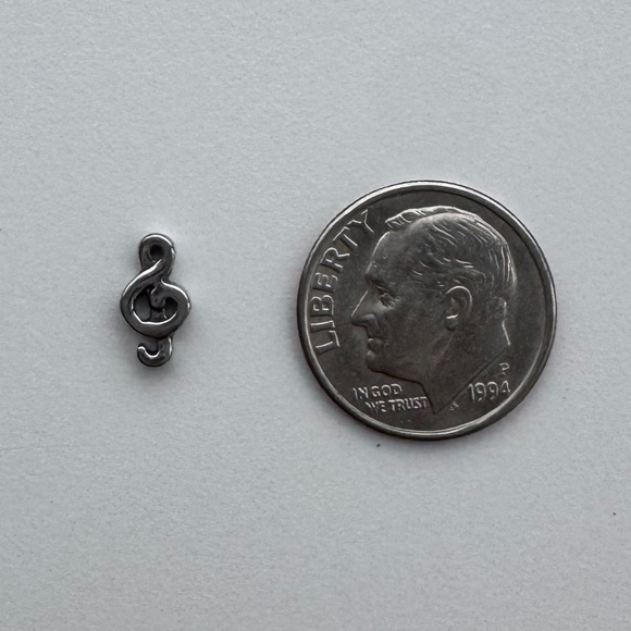 Origami Owl Treble Clef Necklace Floating Charm - Picture 2 of 2